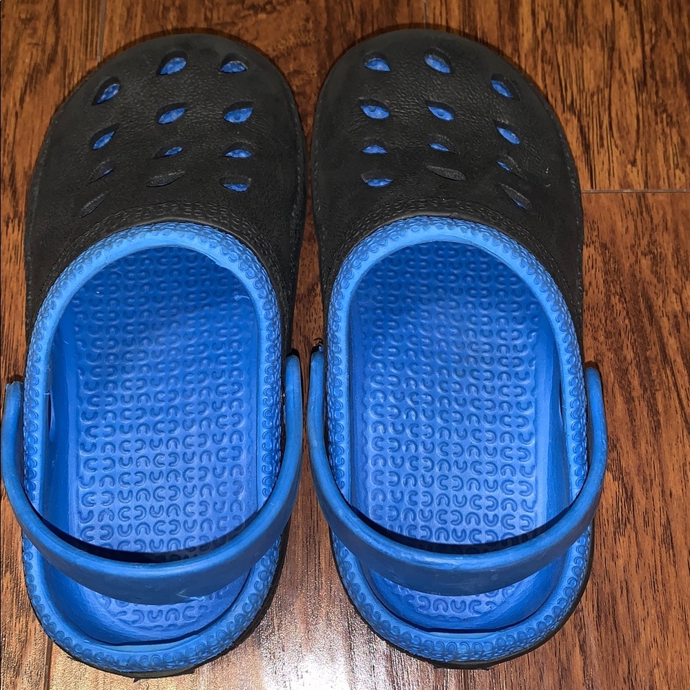 "Croc" clogs - Picture 3 of 7